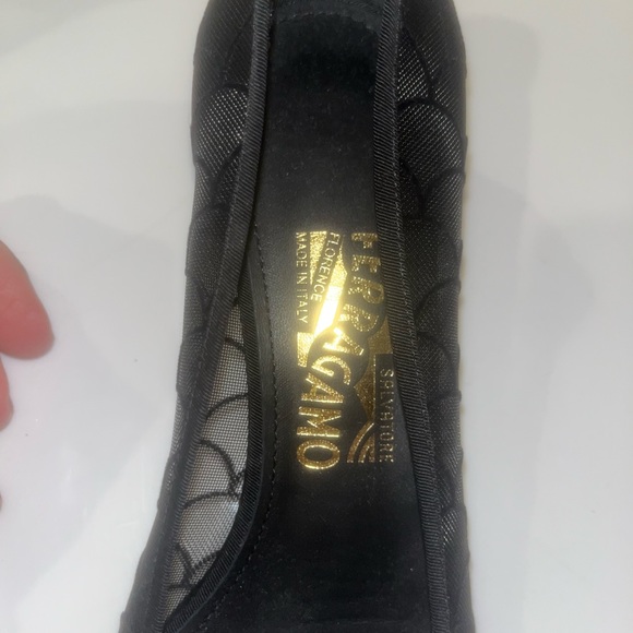 Ferragamo vara mesh bow pump size 7 1/2 nwt - Picture 8 of 16
